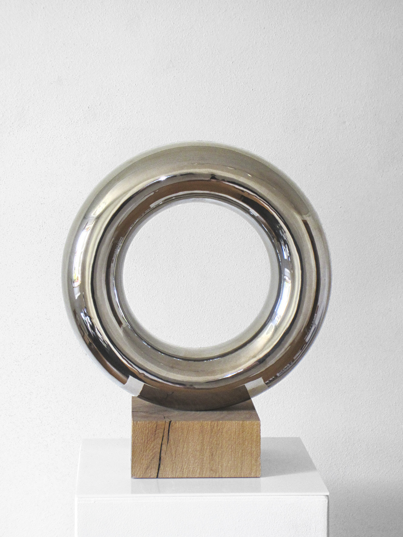 OTTO SCHERER_ring_keramik_platin_34x34x8cm_2022_druck OTTO SCHERER - Ring - Image 1